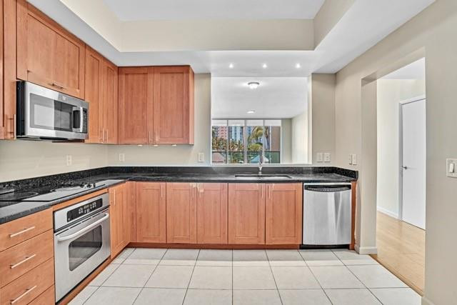 3340 NE 190th St 402