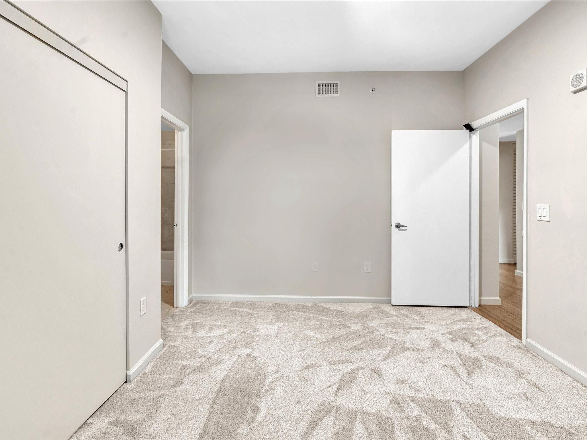 3340 NE 190th St 402