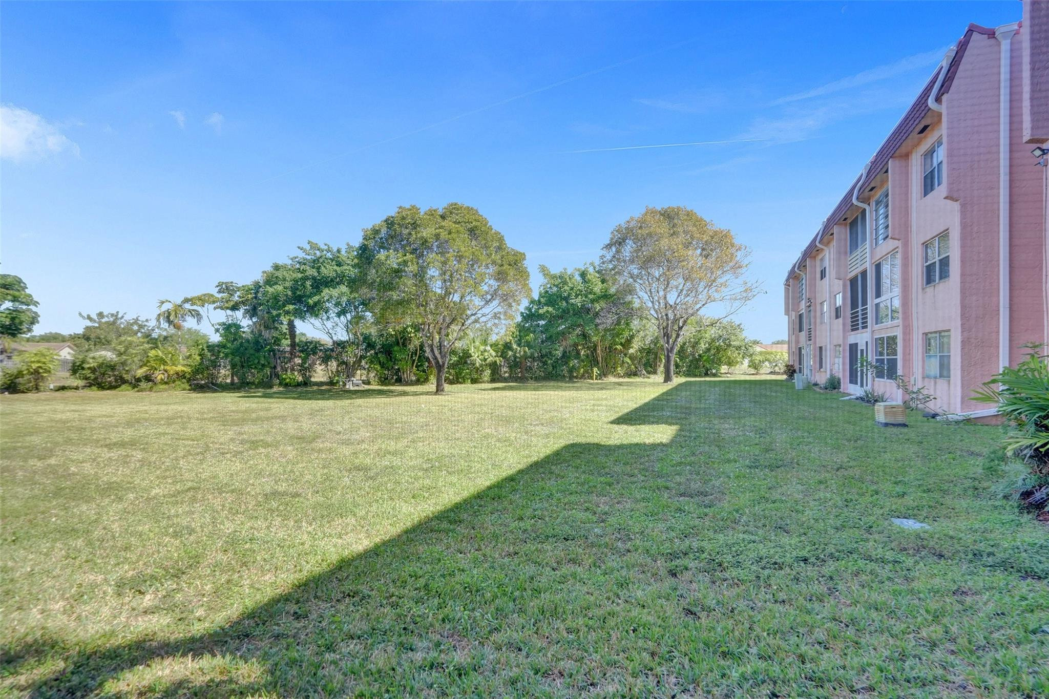 9641 Sunrise Lakes Blvd 106