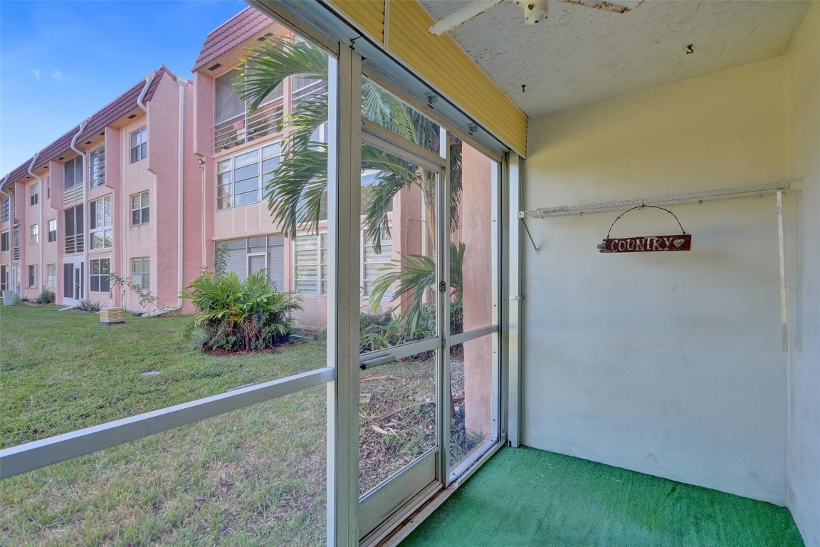 9641 Sunrise Lakes Blvd 106