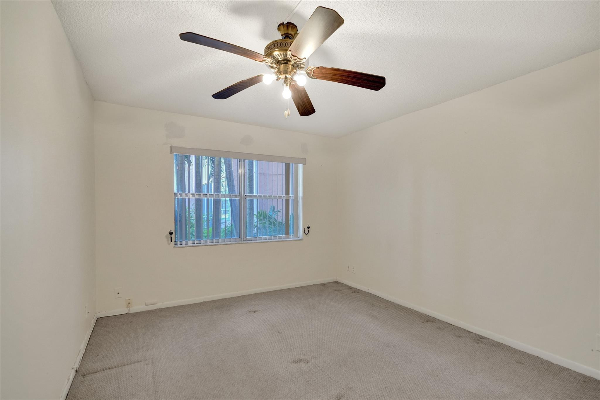 9641 Sunrise Lakes Blvd 106