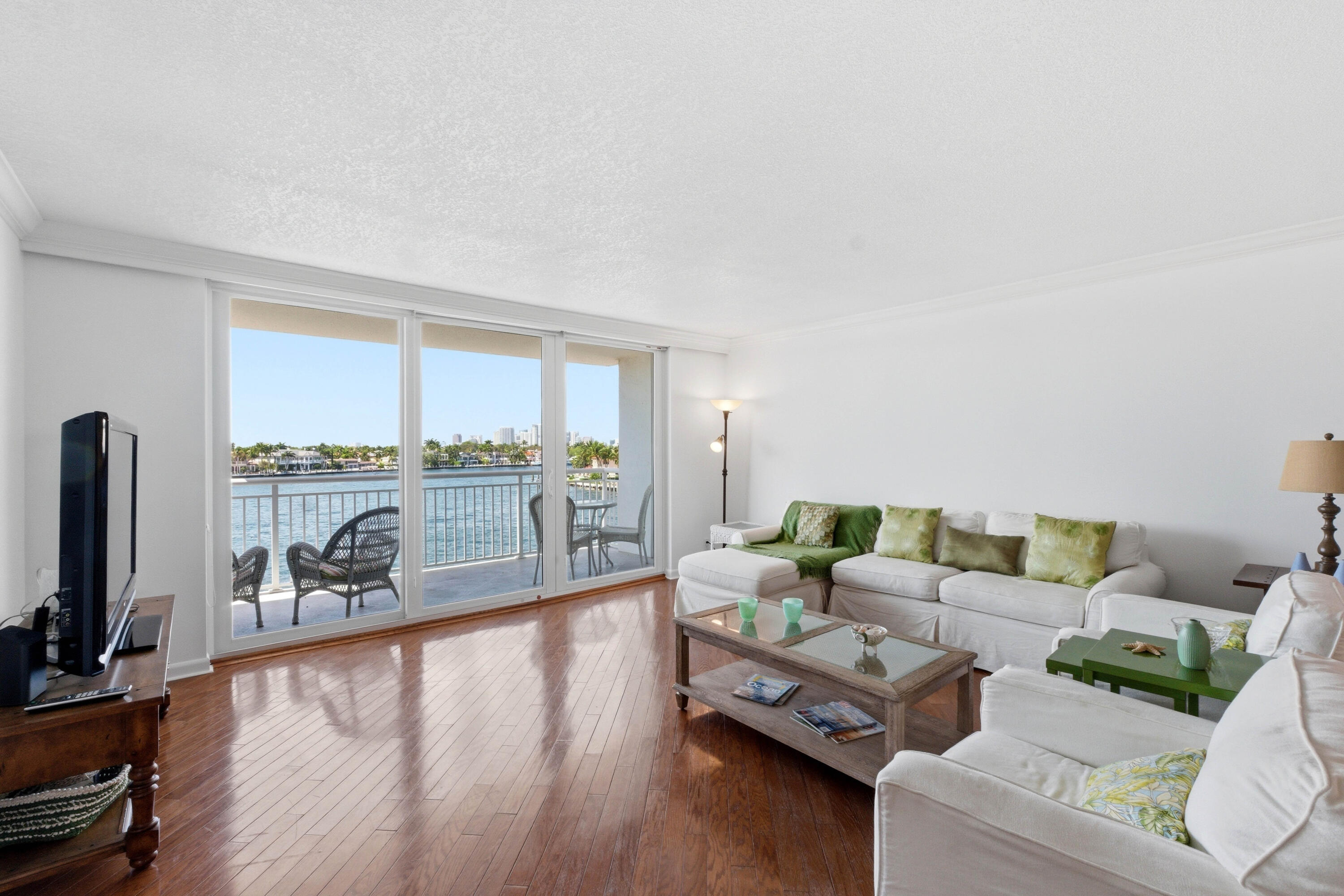 511 Bayshore Dr 410