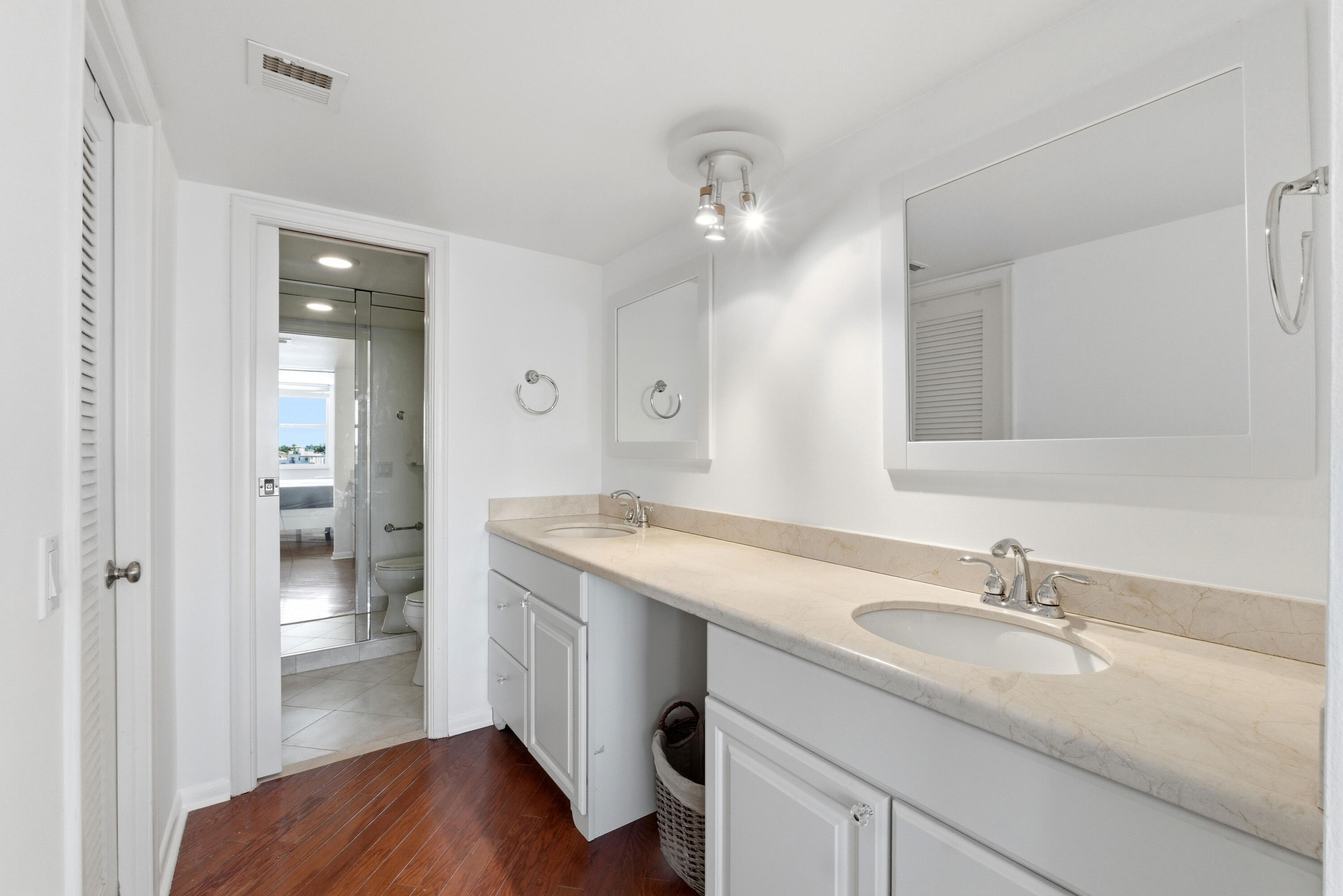 511 Bayshore Dr 410