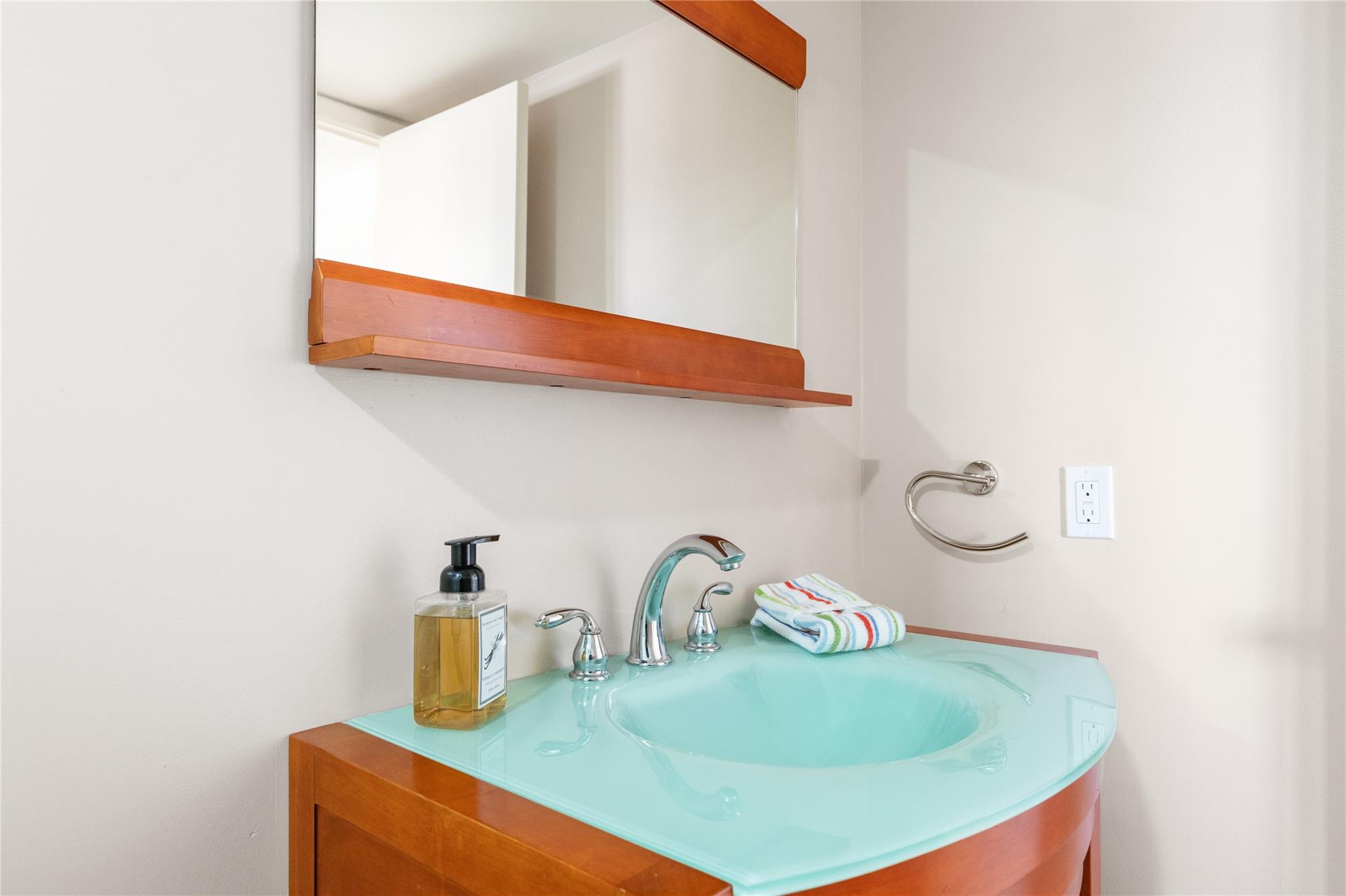 511 Bayshore Dr 410