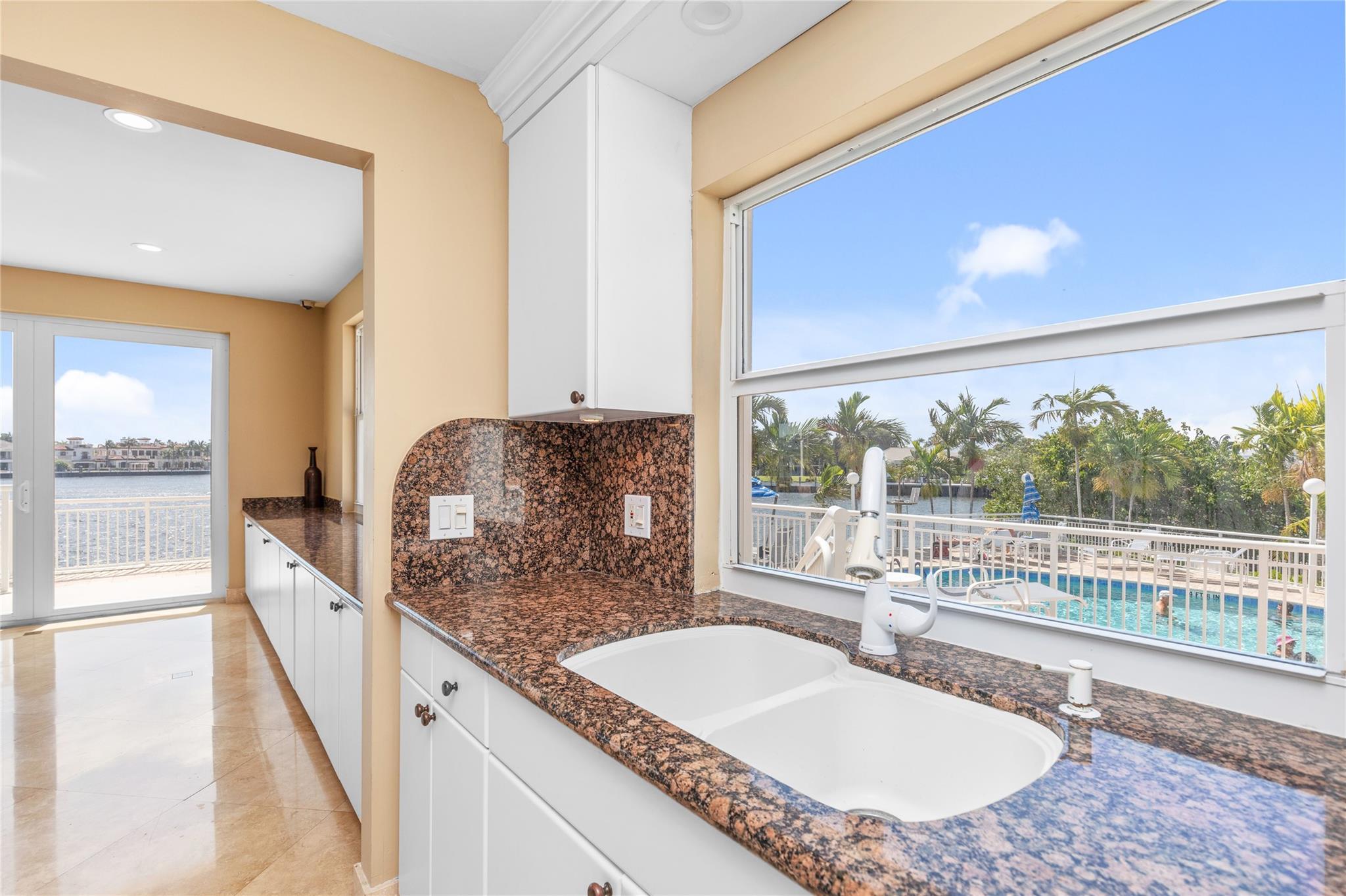 511 Bayshore Dr 410