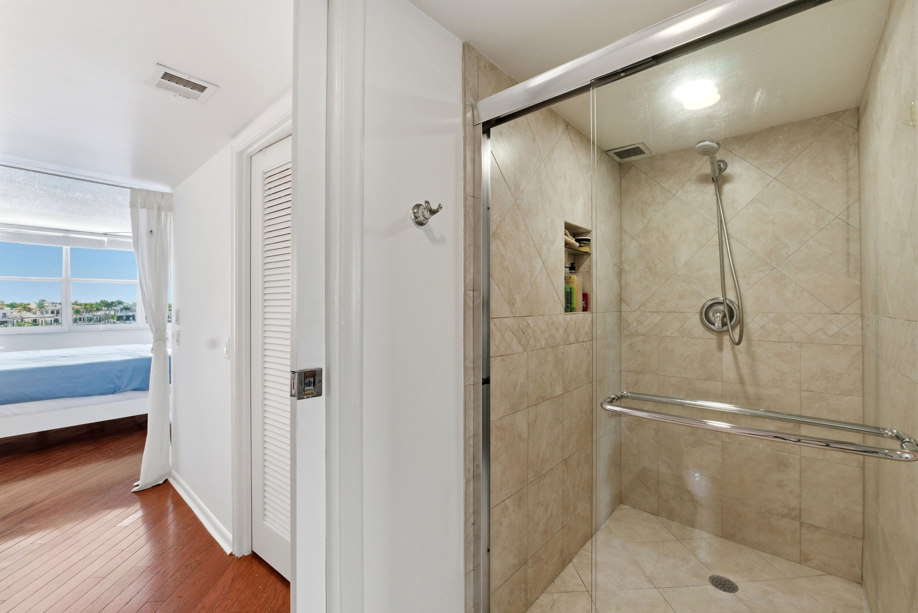 511 Bayshore Dr 410