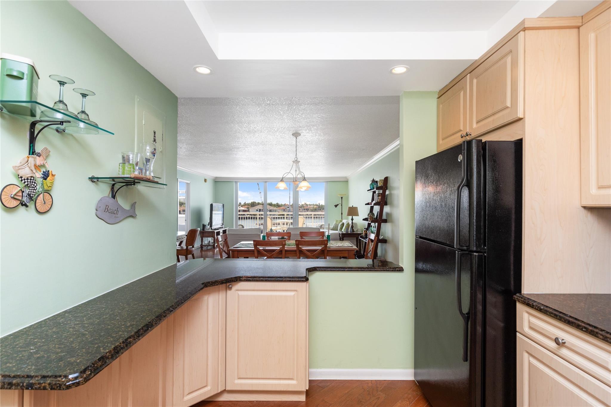 511 Bayshore Dr 410