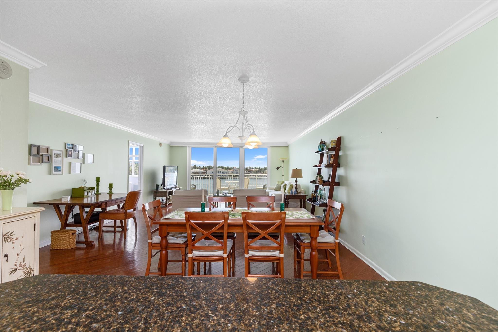 511 Bayshore Dr 410