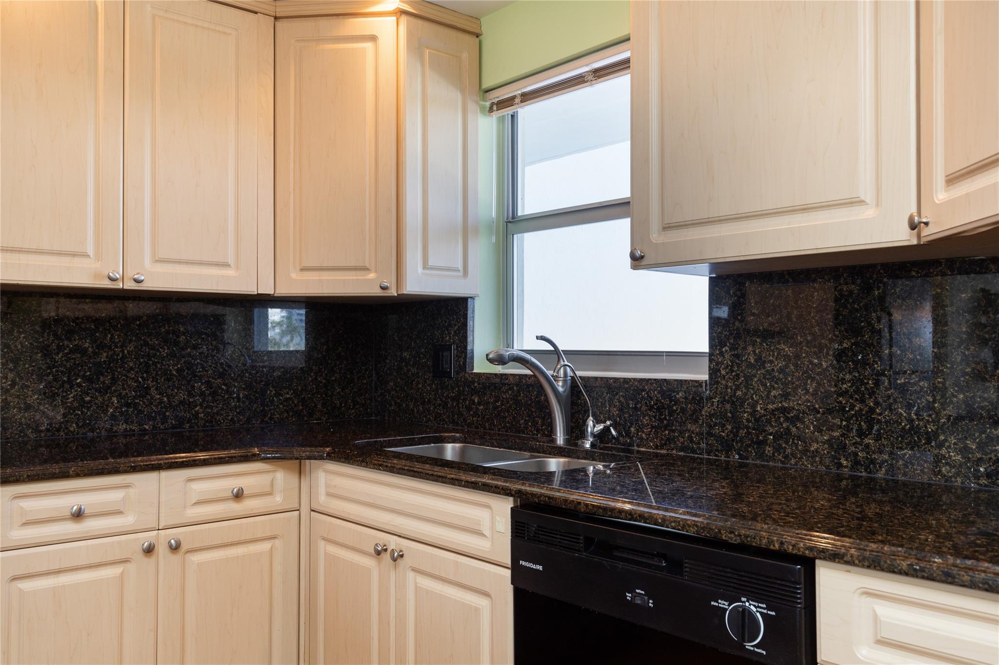 511 Bayshore Dr 410