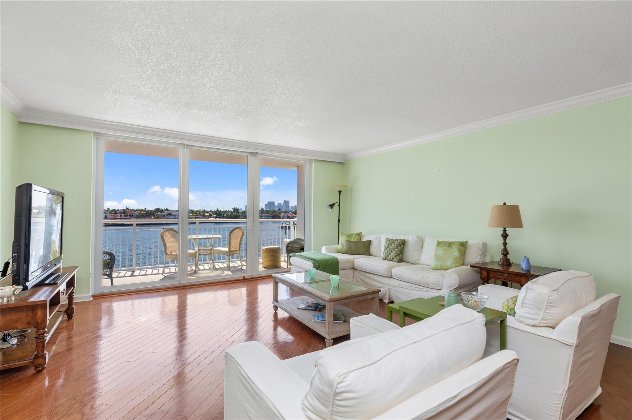511 Bayshore Dr 410