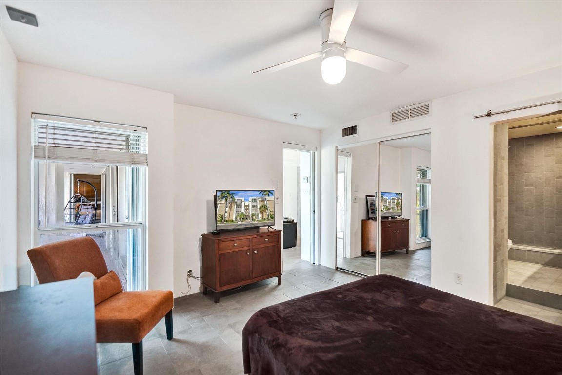 3000 NE 16th Ave D406