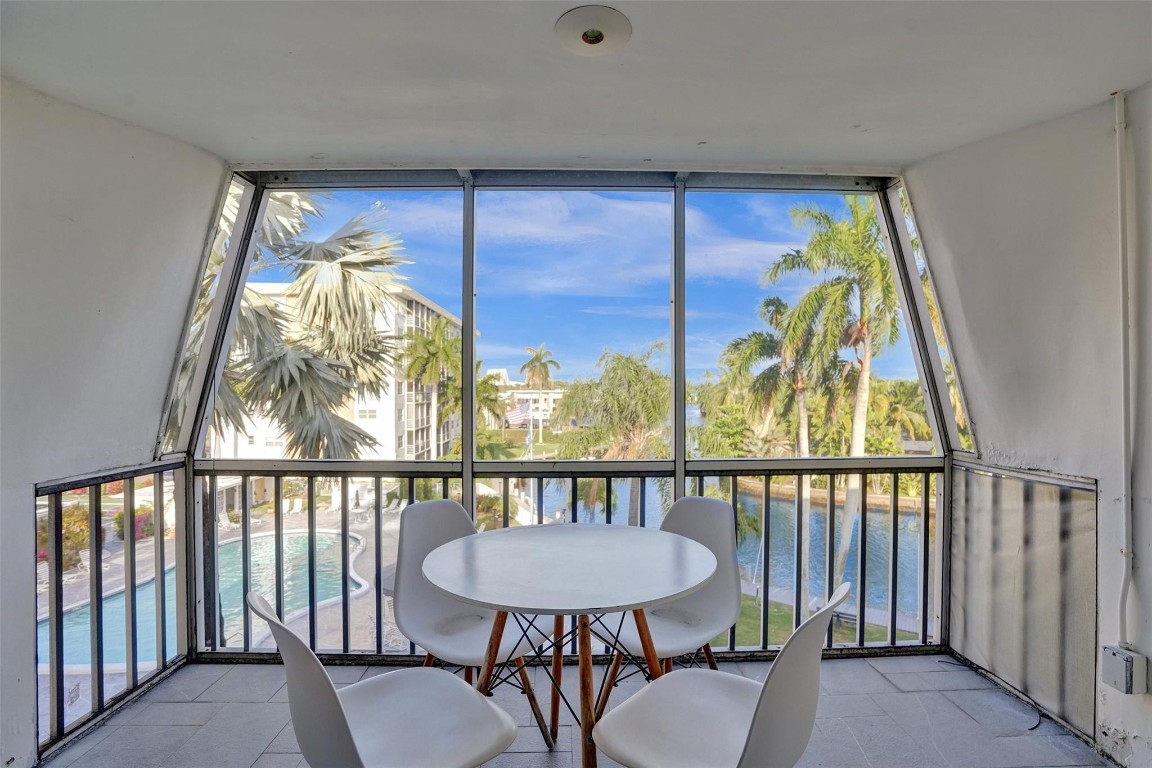 3000 NE 16th Ave D406