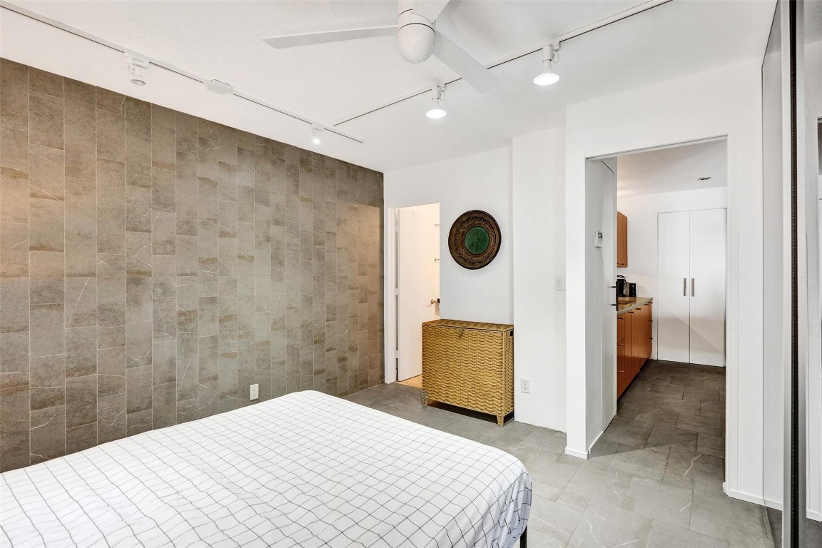 3000 NE 16th Ave D406