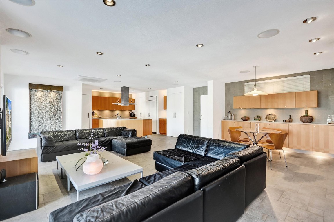 3000 NE 16th Ave D406