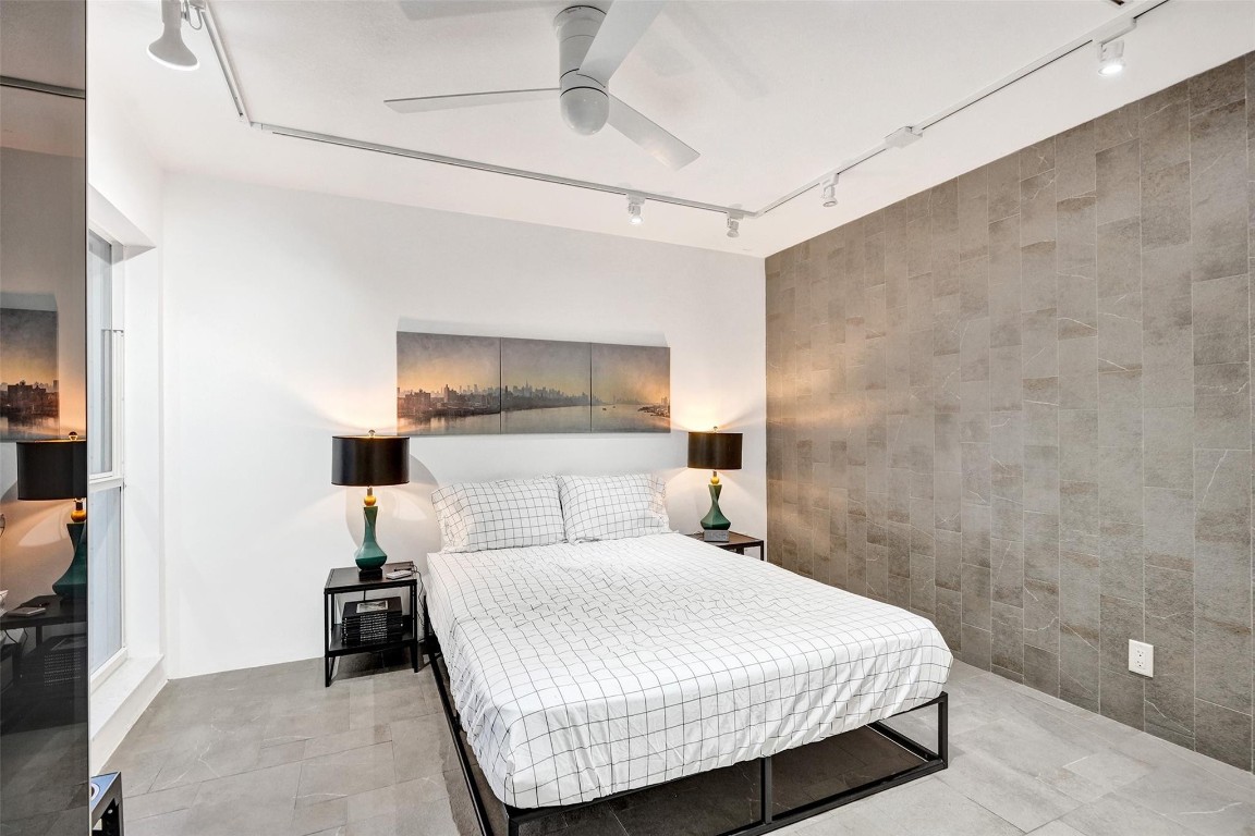 3000 NE 16th Ave D406