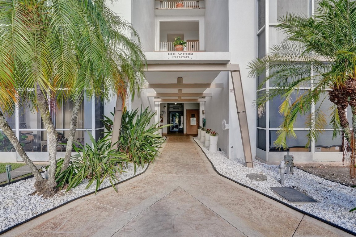 3000 NE 16th Ave D406