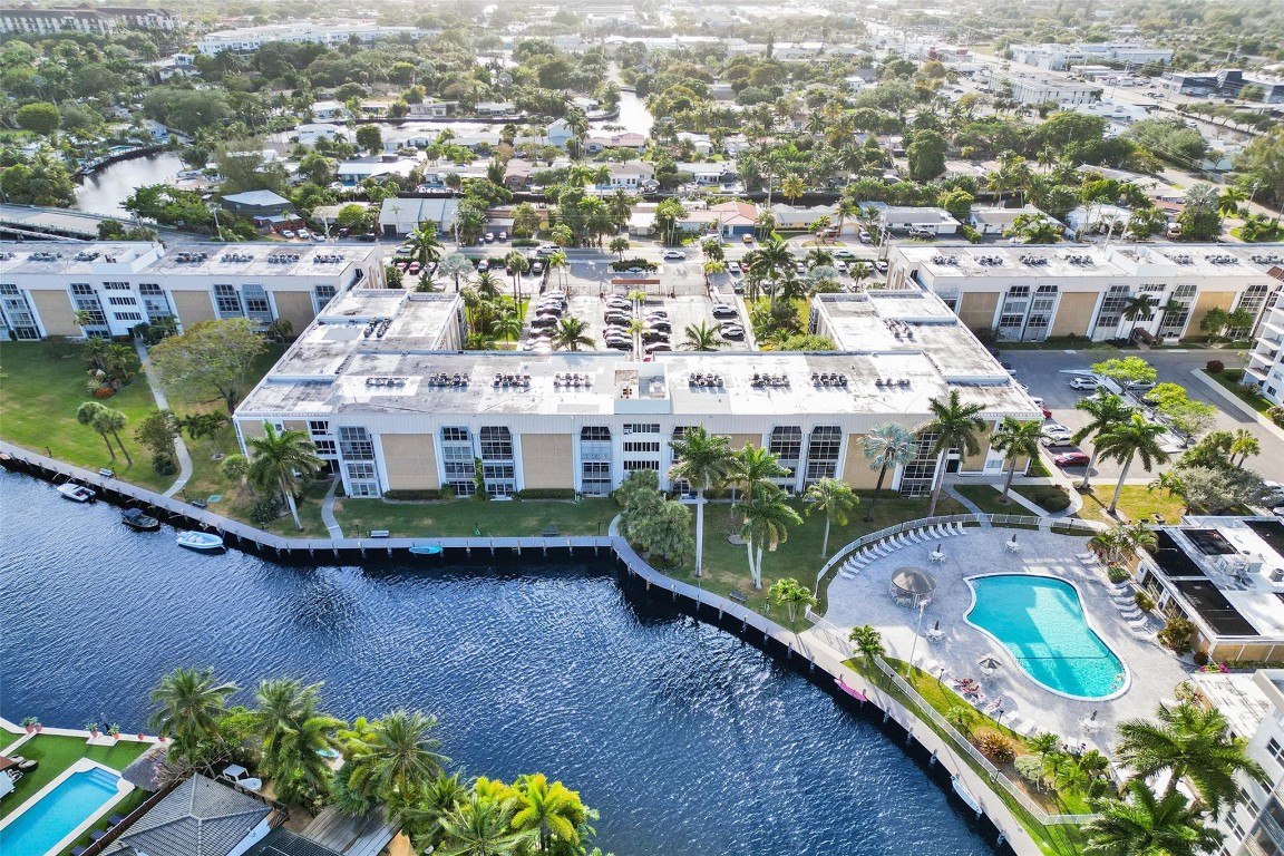 3000 NE 16th Ave D406