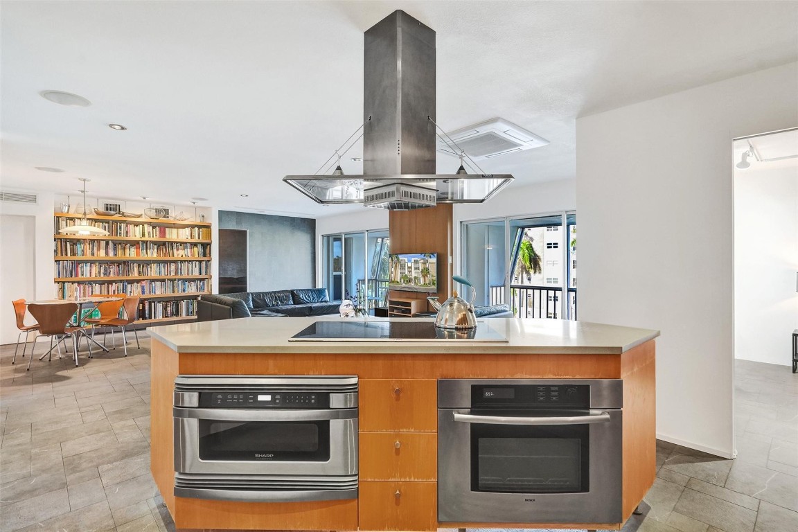 3000 NE 16th Ave D406