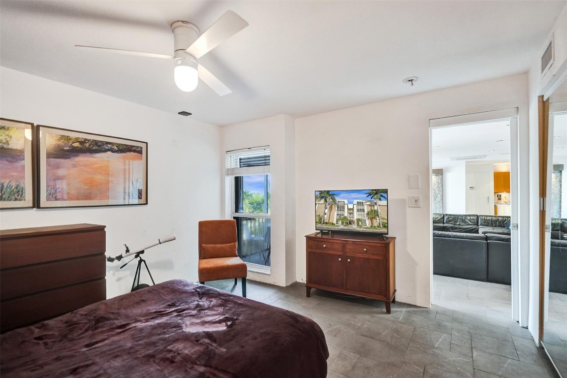 3000 NE 16th Ave D406