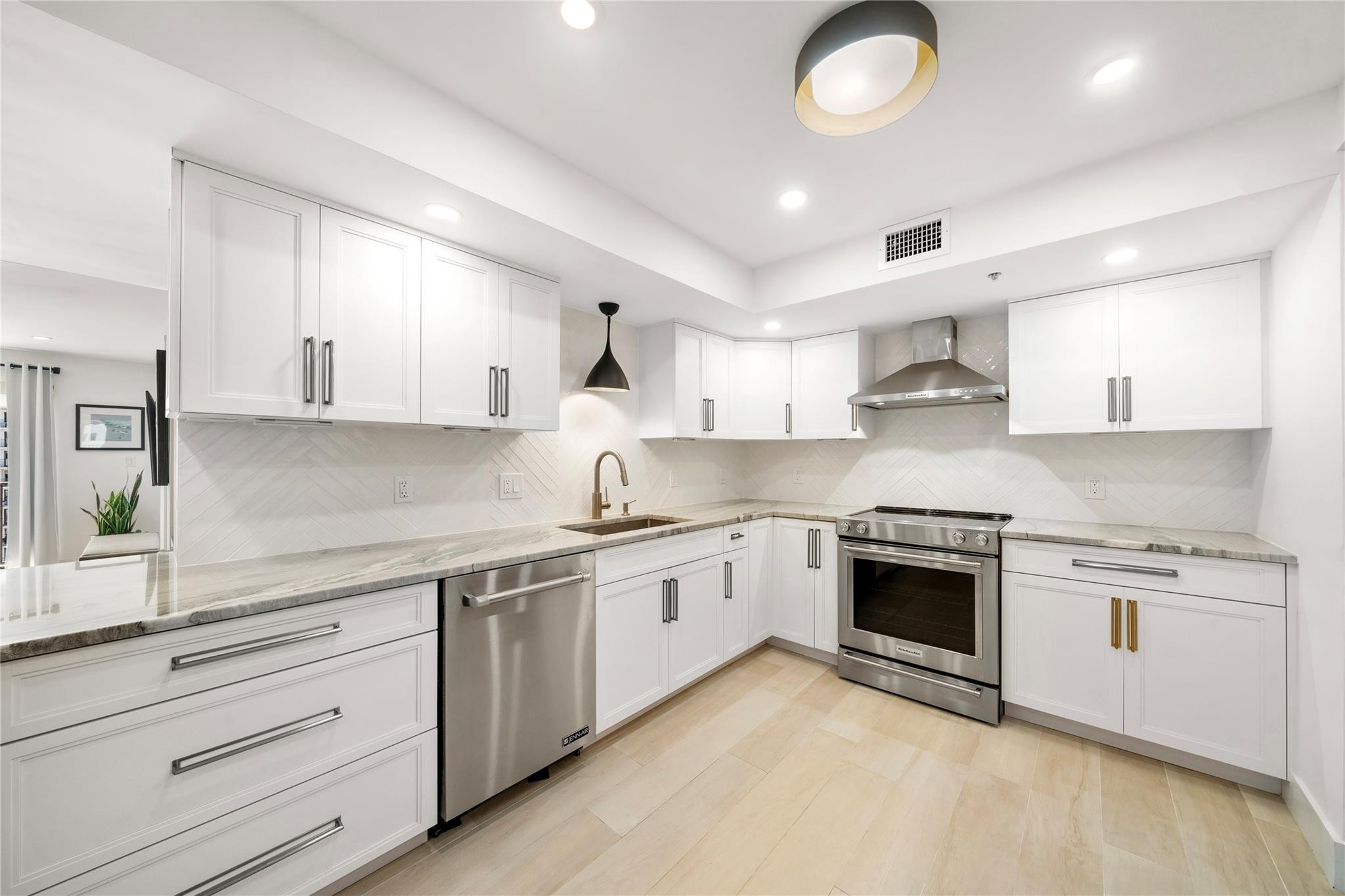 1201 S Ocean Dr 1607N