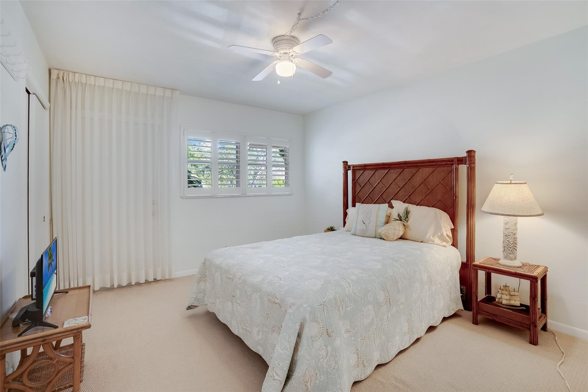 1332 Bayview Dr 203