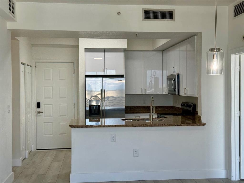 1830 Radius Dr 1304
