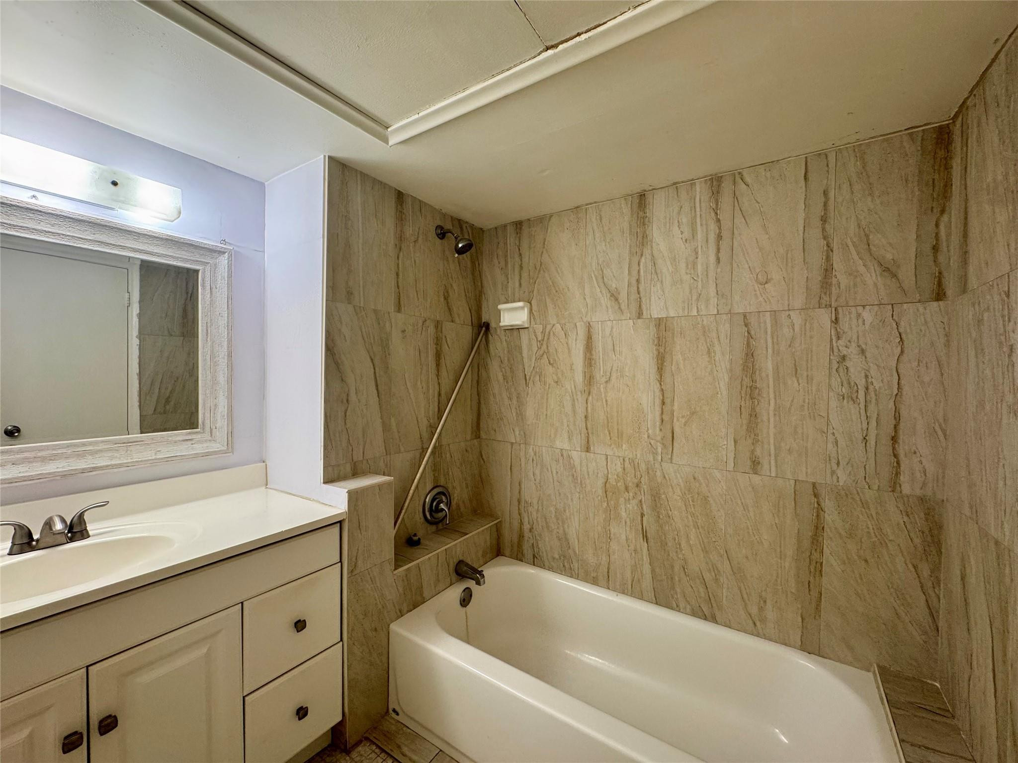 12 NE 19th Court 212A, Wilton Manors Unit: 212A