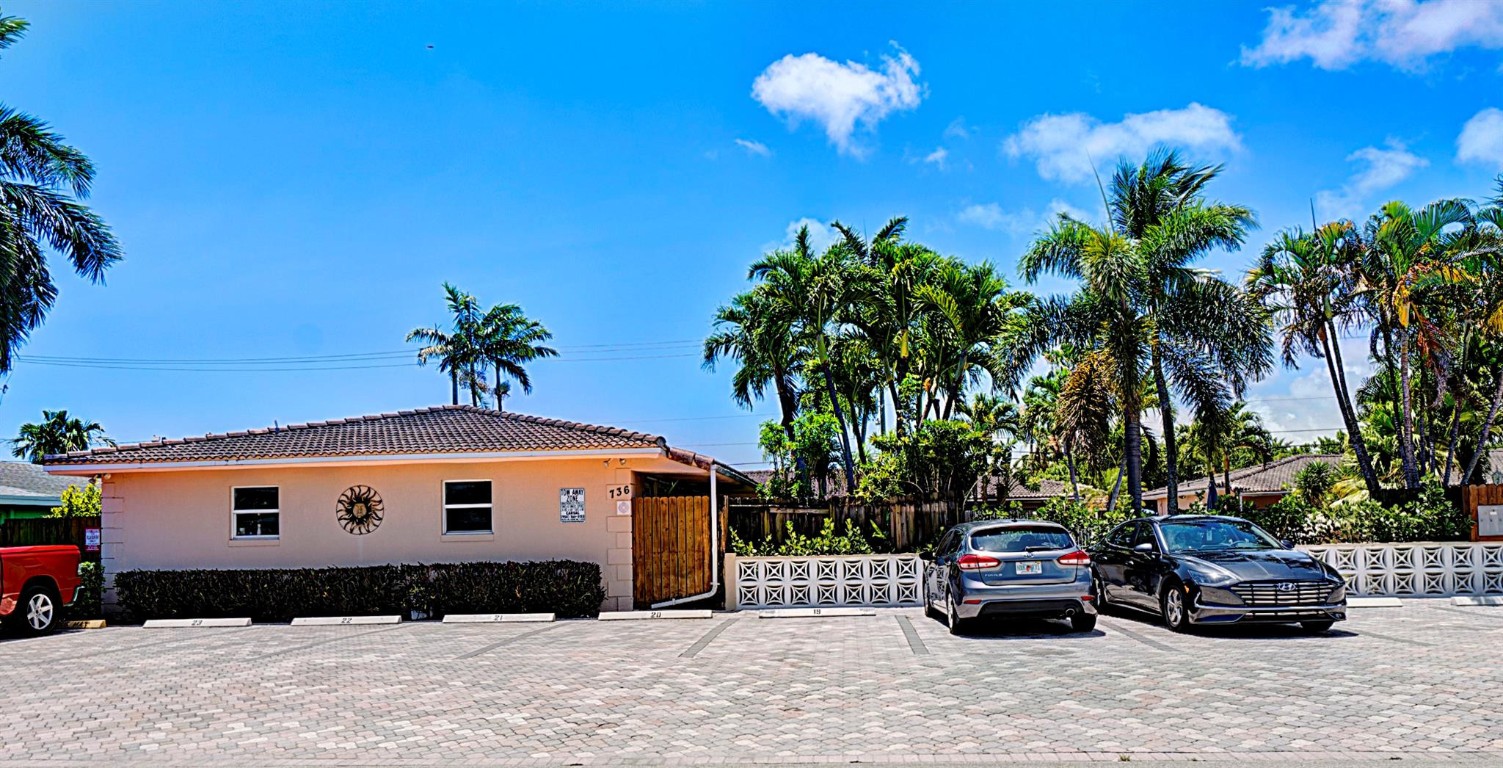 736 NE 13th Ct 21