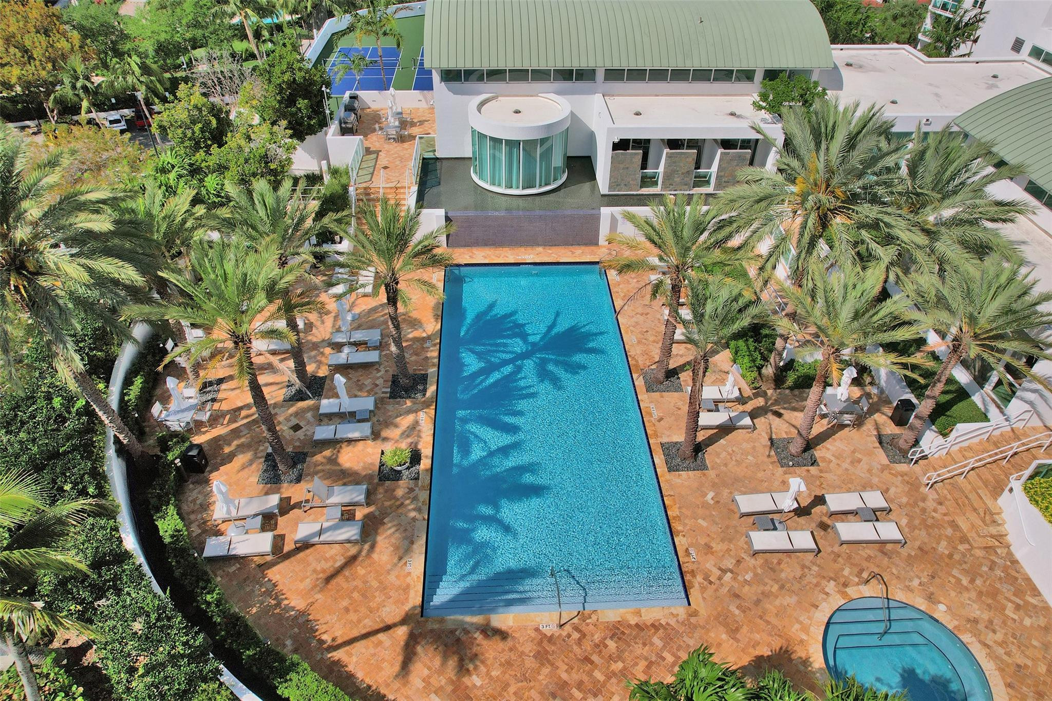 3301 NE 183rd St 1106