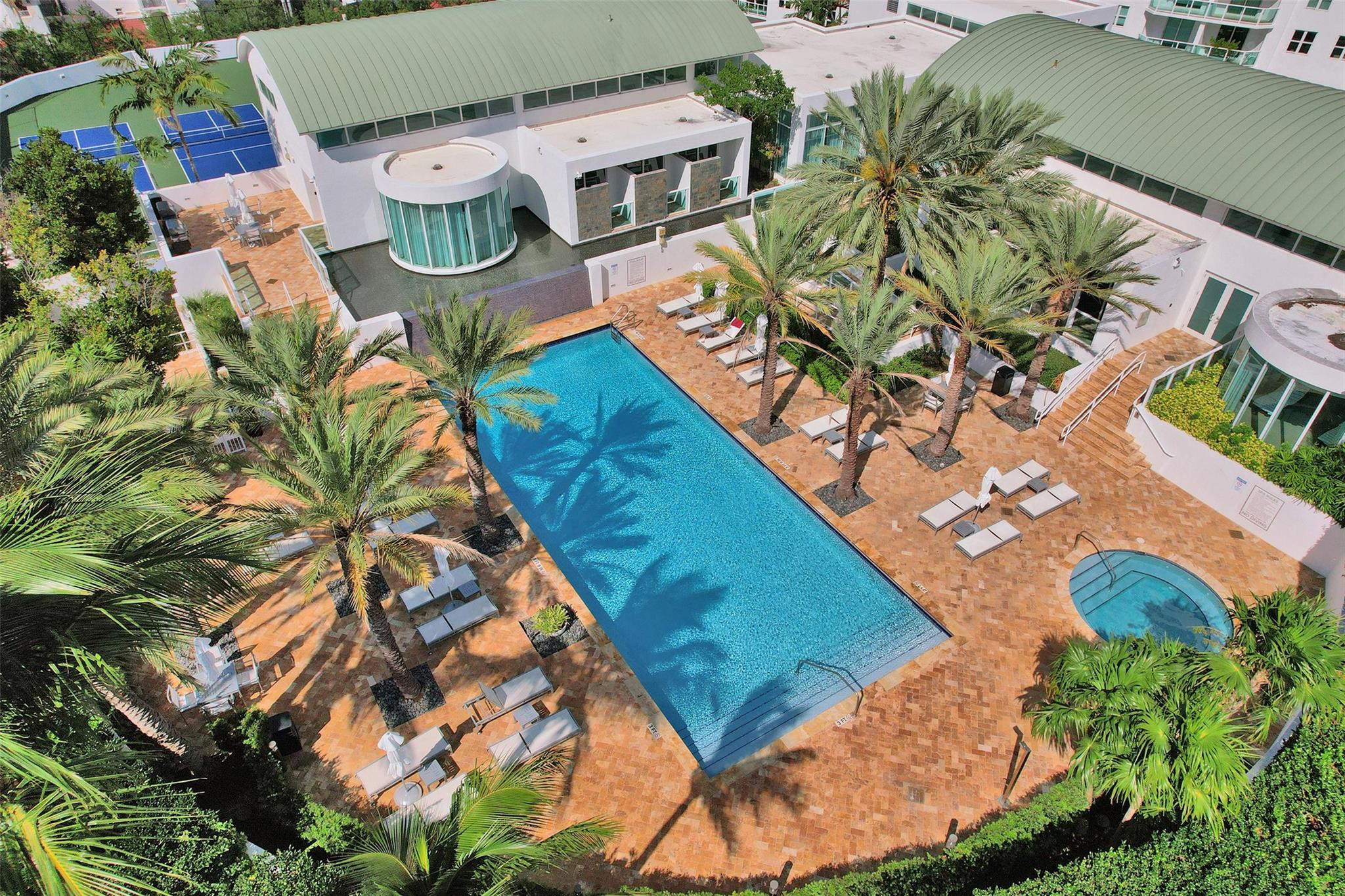 3301 NE 183rd St 1106