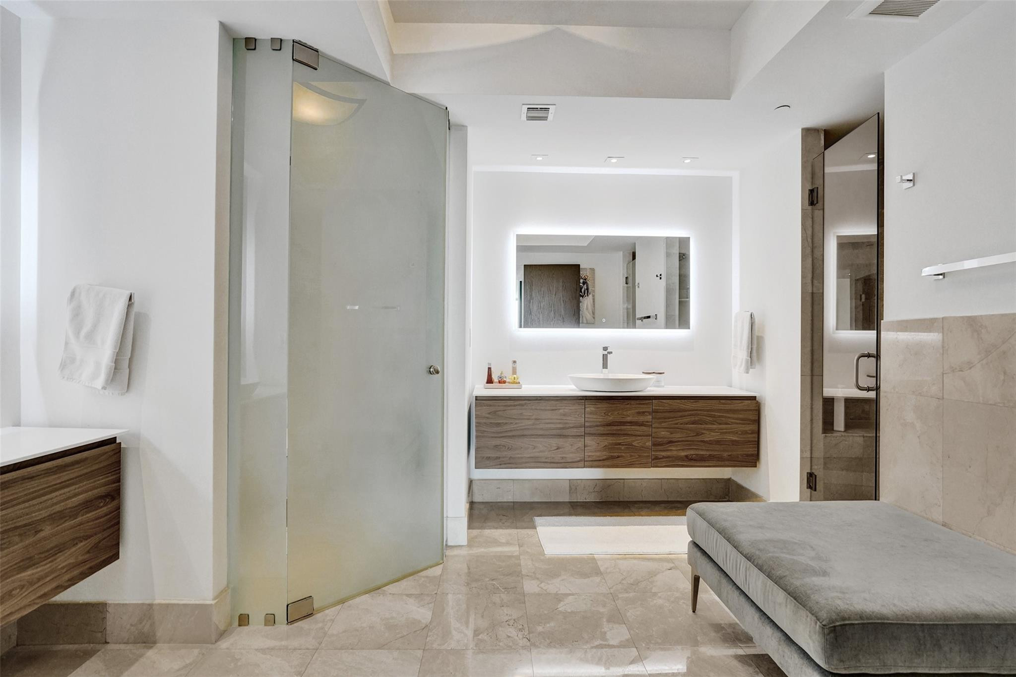 3301 NE 183rd St 1106