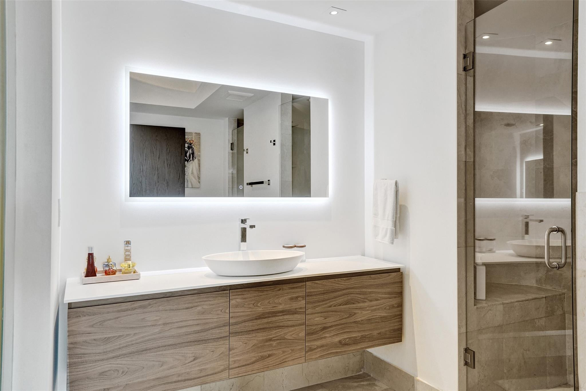 3301 NE 183rd St 1106