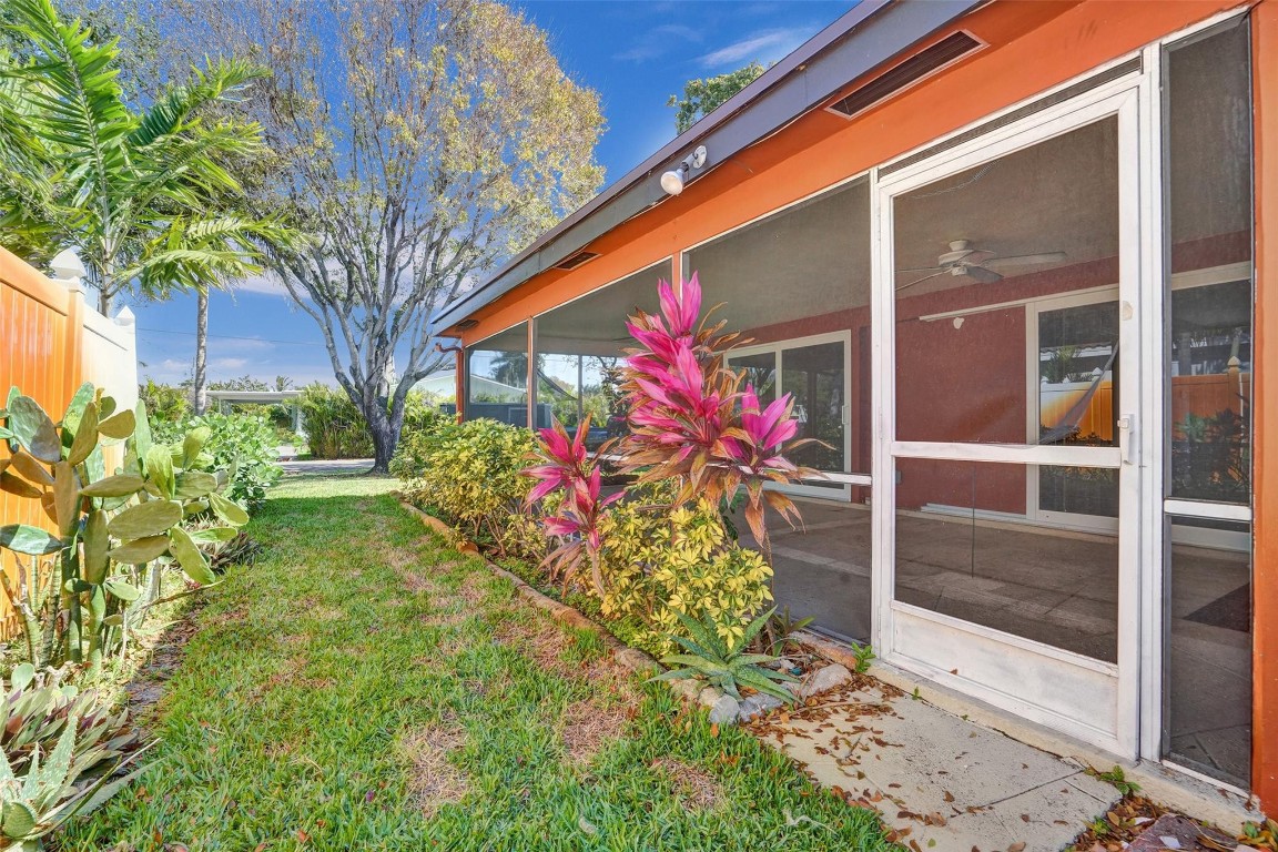 1061-1081 NE 26th Ave #1-2