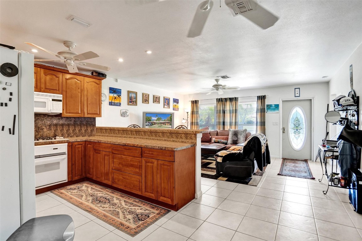 1061-1081 NE 26th Ave #1-2