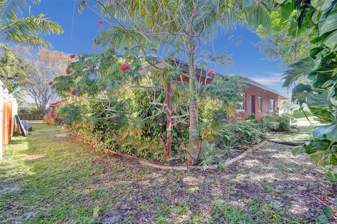 1061-1081 NE 26th Ave #1-2