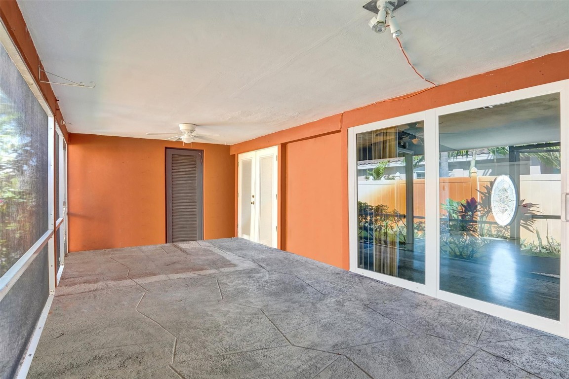 1061-1081 NE 26th Ave #1-2