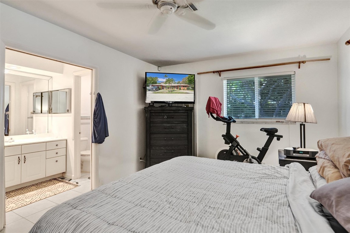 1061-1081 NE 26th Ave #1-2