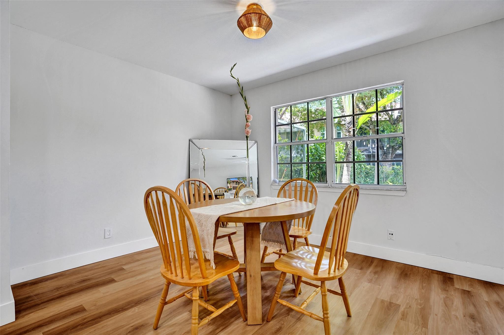 4985 Riverside Dr 506