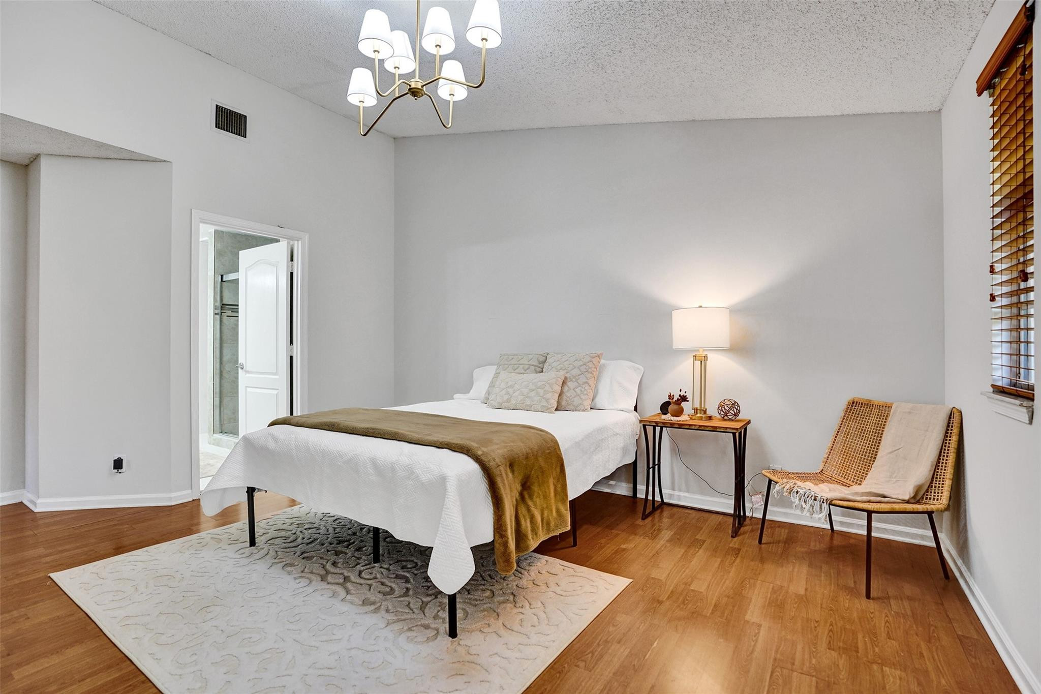 4985 Riverside Dr 506