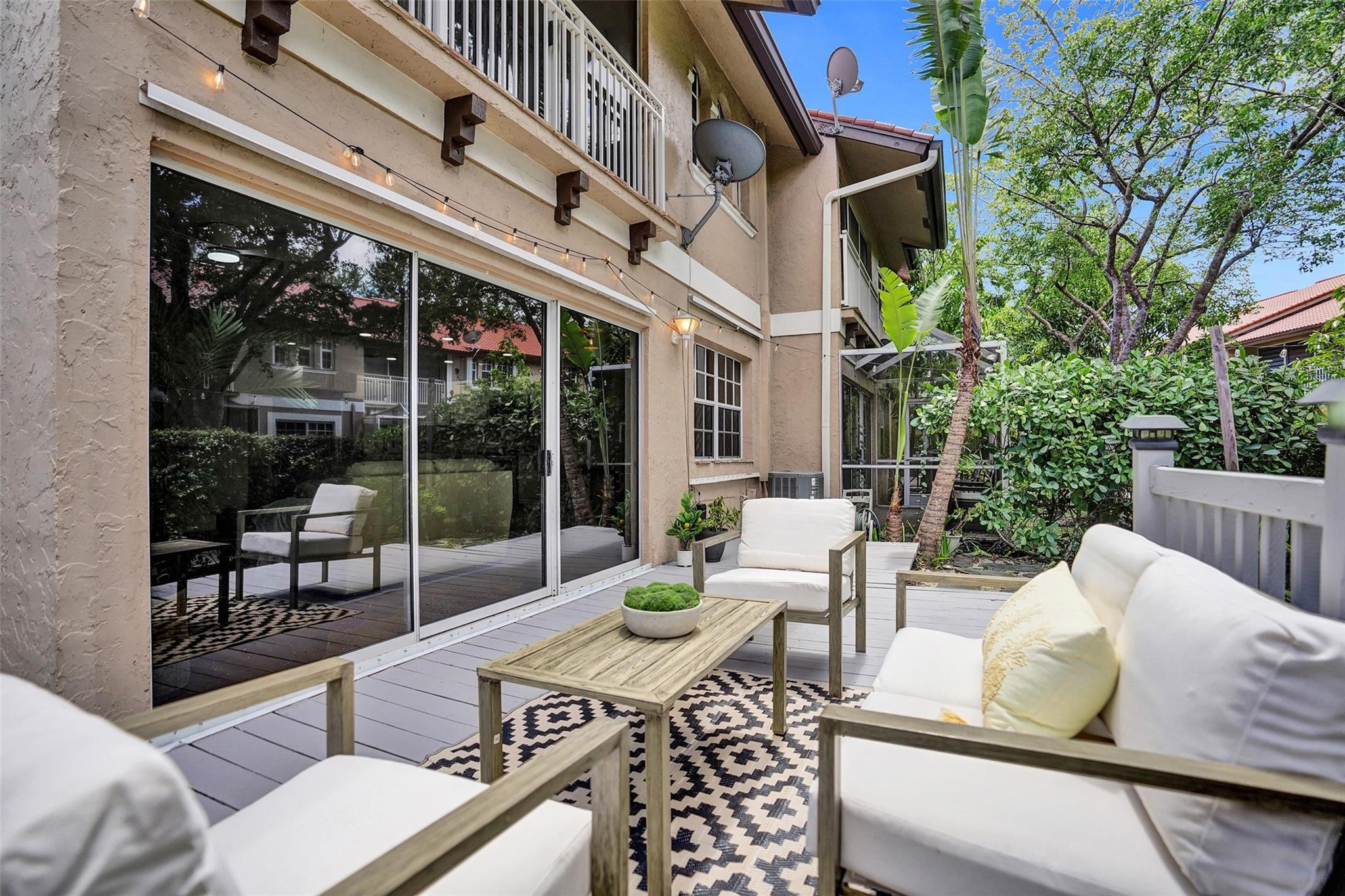 4985 Riverside Dr 506