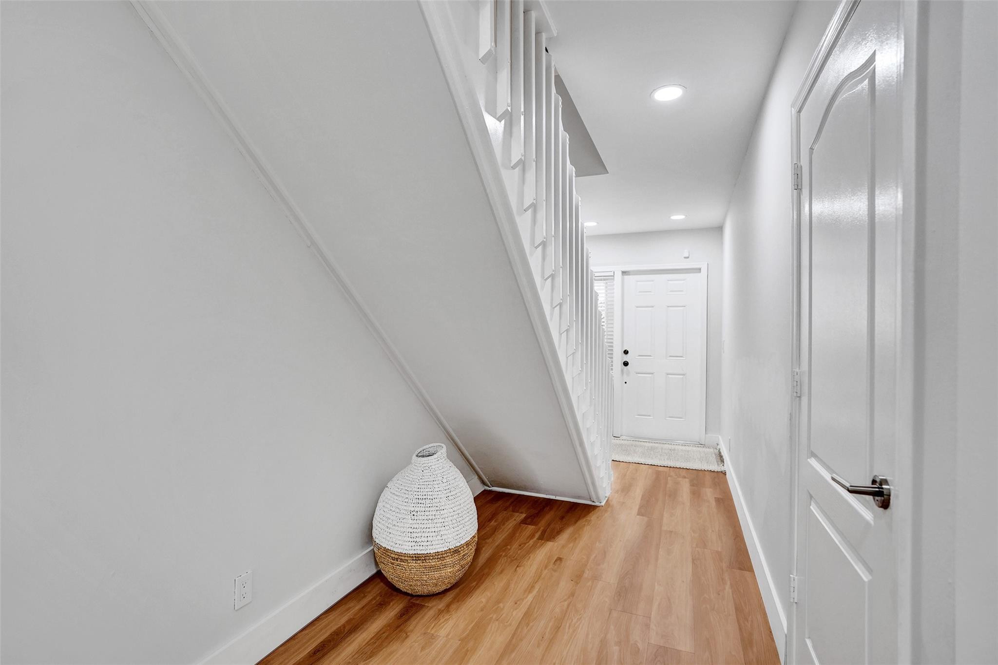 4985 Riverside Dr 506