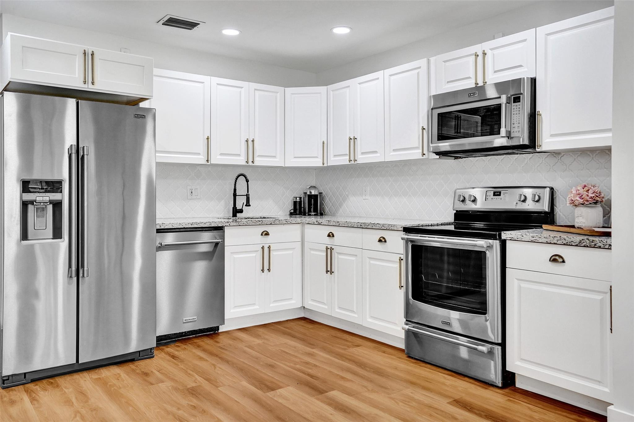 4985 Riverside Dr 506