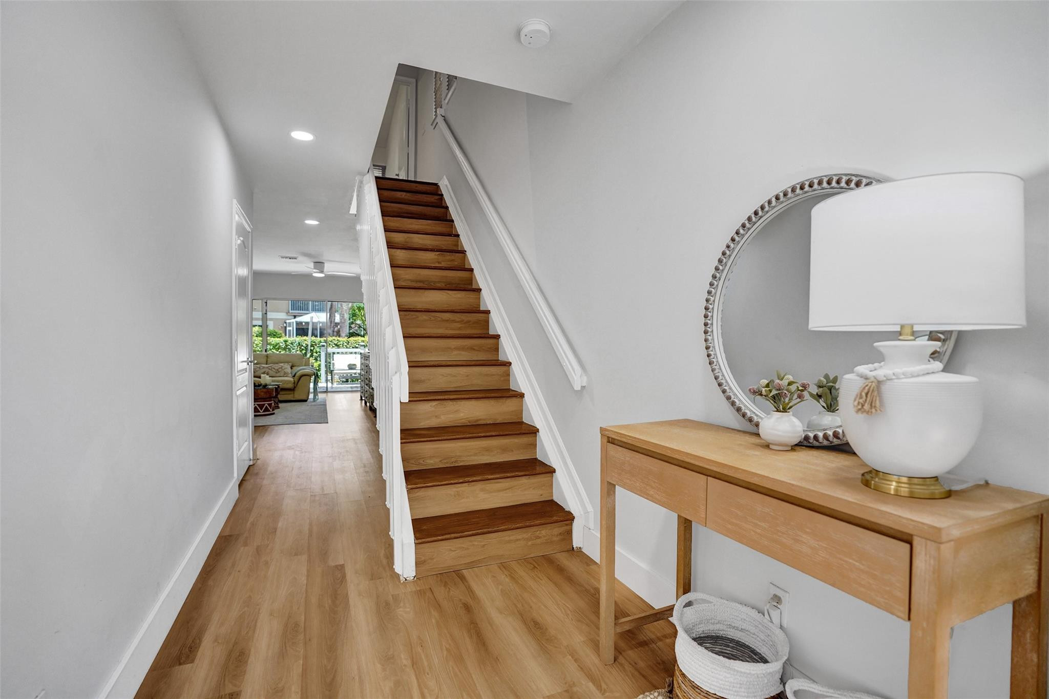 4985 Riverside Dr 506