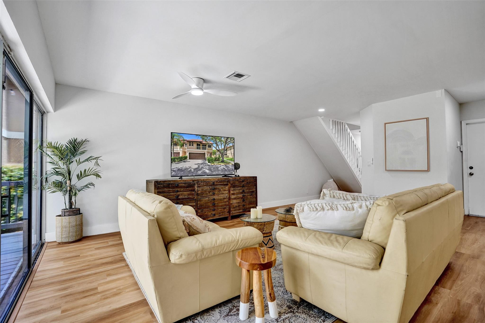 4985 Riverside Dr 506