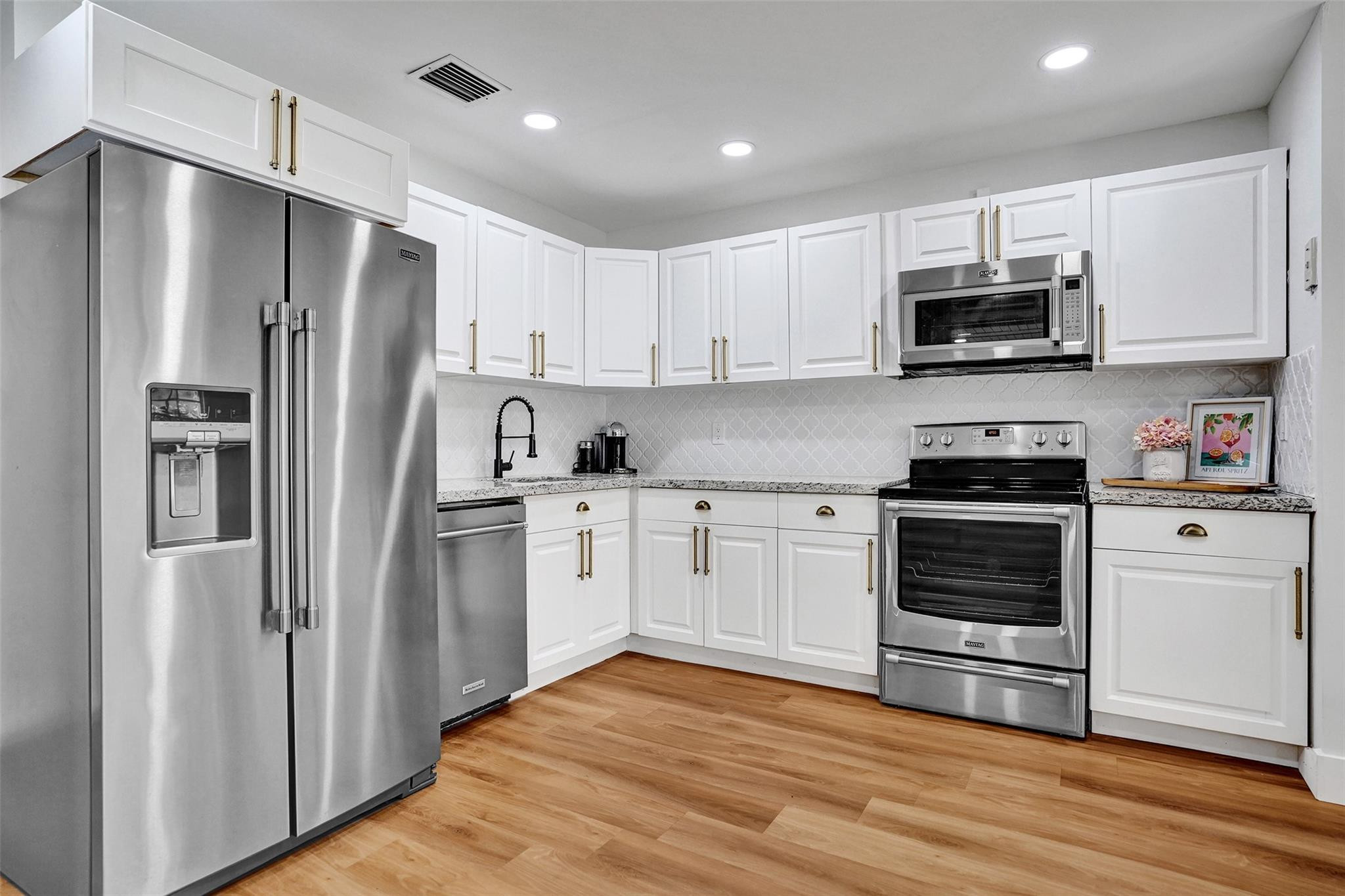 4985 Riverside Dr 506