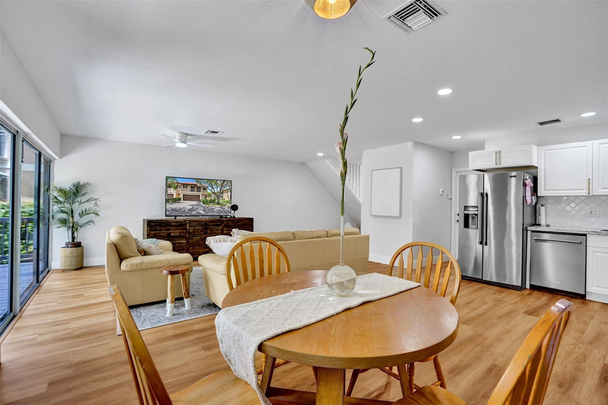 4985 Riverside Dr 506