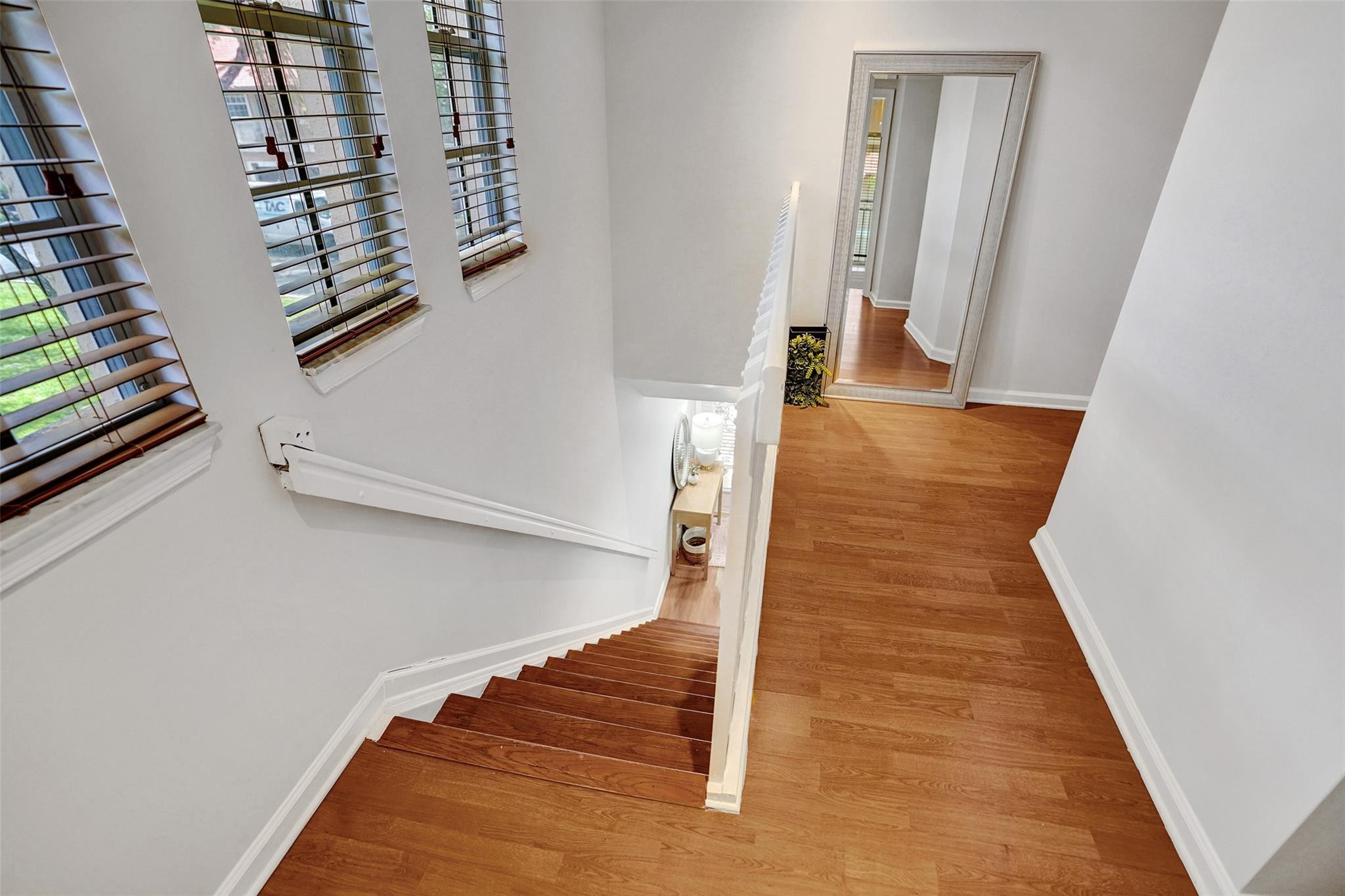 4985 Riverside Dr 506