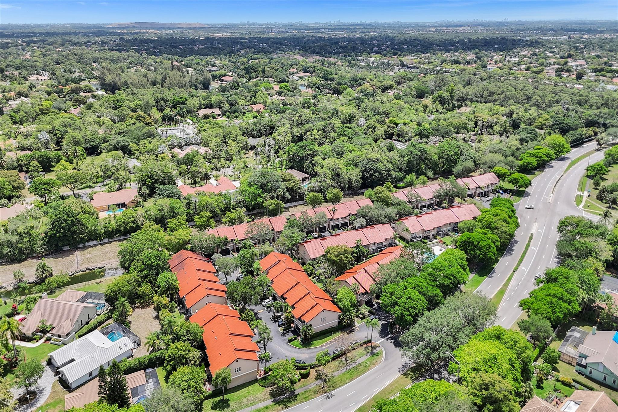 4985 Riverside Dr 506