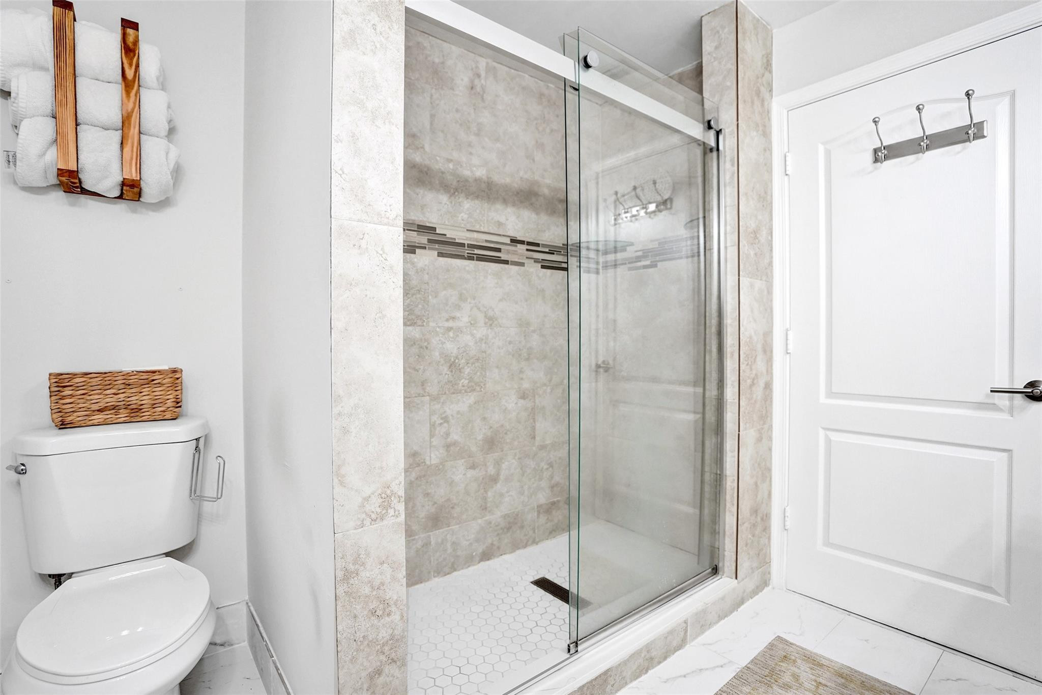 4985 Riverside Dr 506