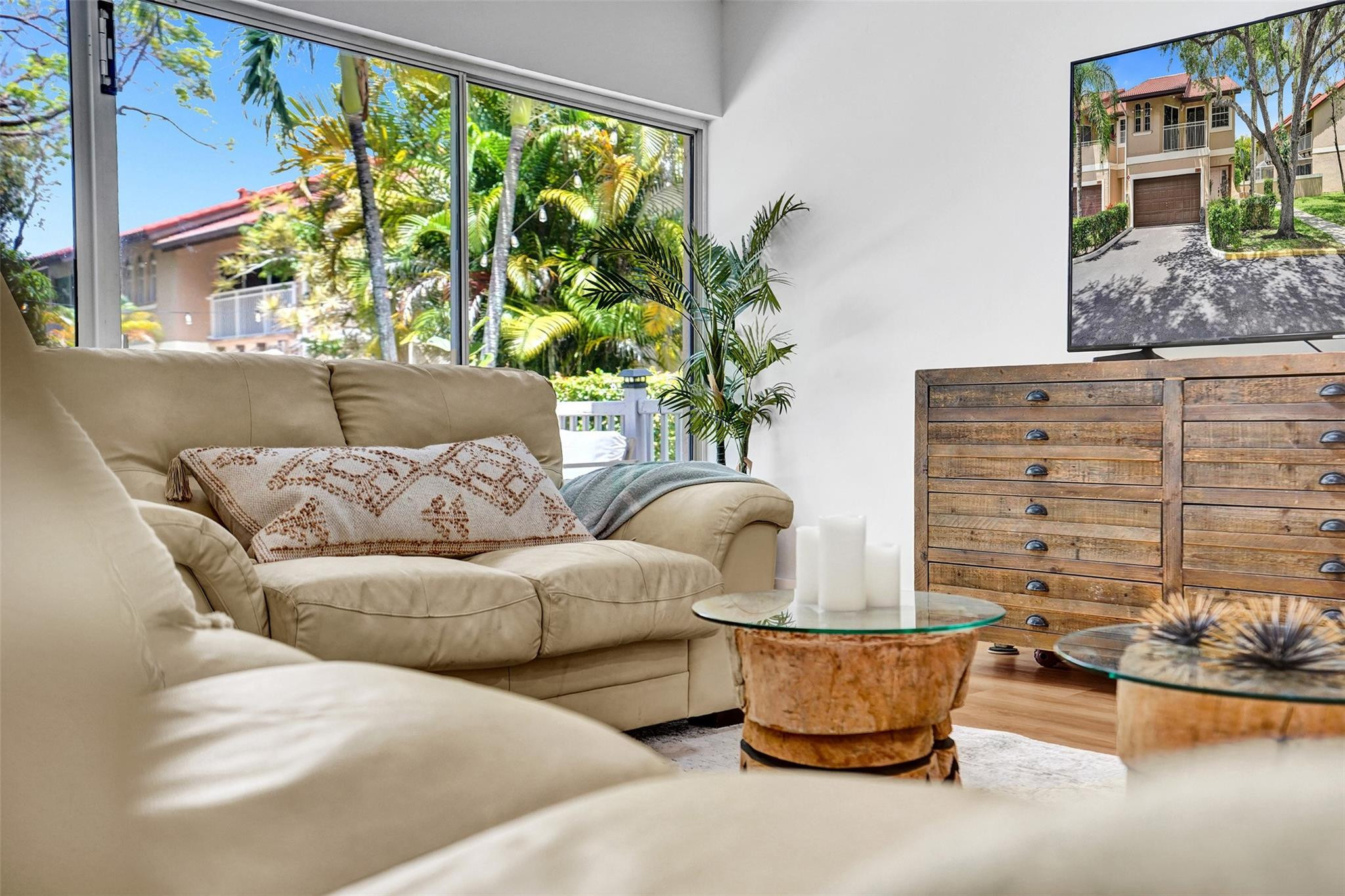 4985 Riverside Dr 506